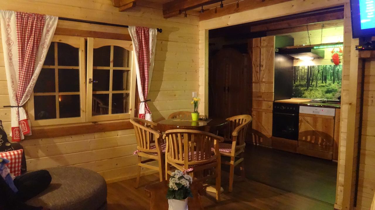 Holzhaus Waldwichtel Am Wald Und See Нойруппин Экстерьер фото